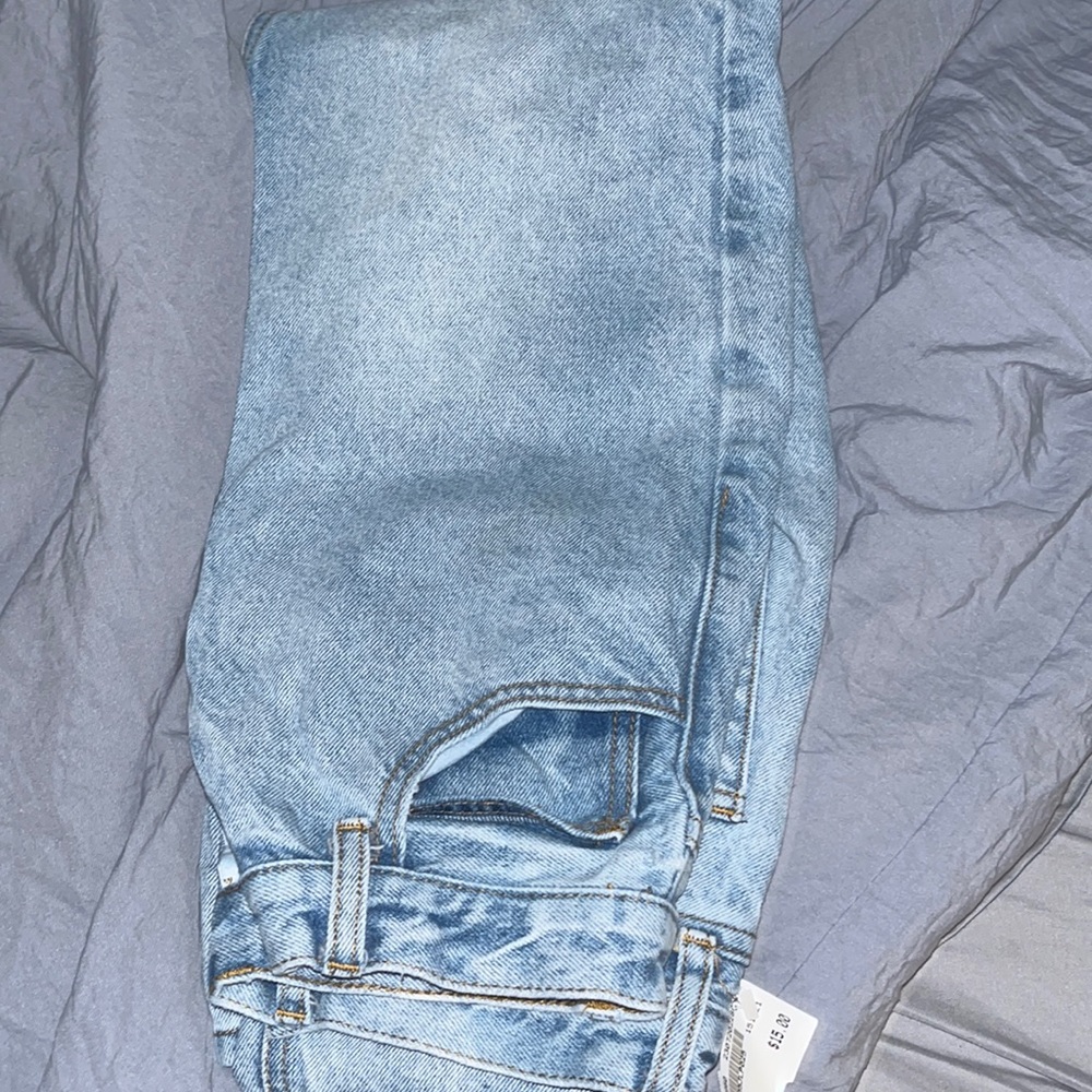 I think they fit more like mom jeans